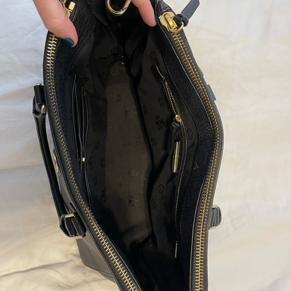 Tory Burch Pebble Black Purse - Picture 6 of 7